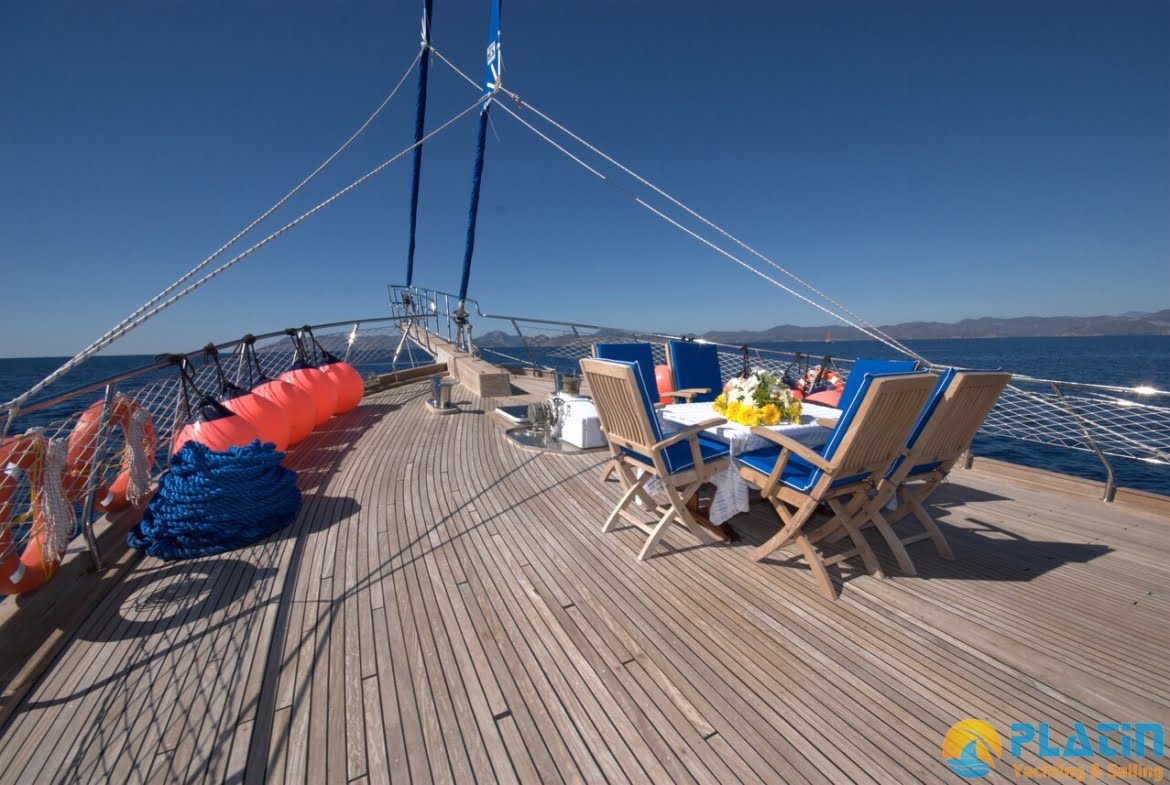 Luxury Yacht Charter