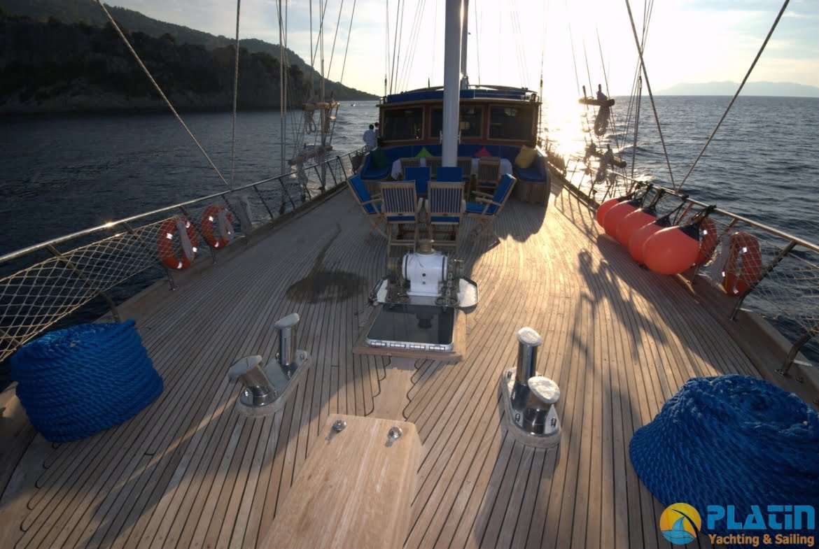 Luxury Yacht Charter