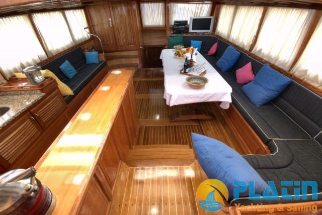 Luxury Yacht Charter 17