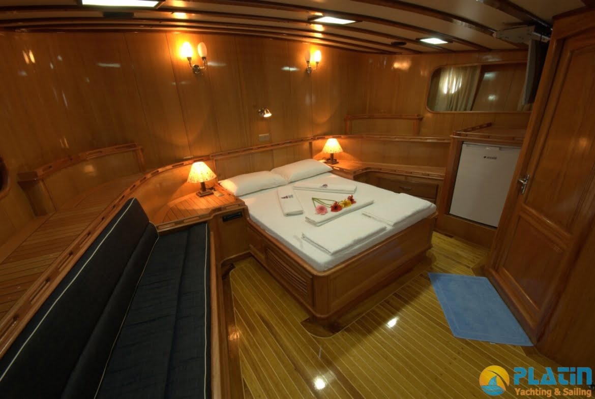 Luxury Yacht Charter