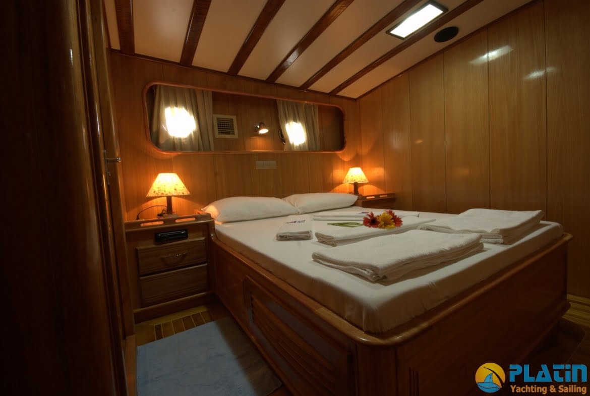 Luxury Yacht Charter