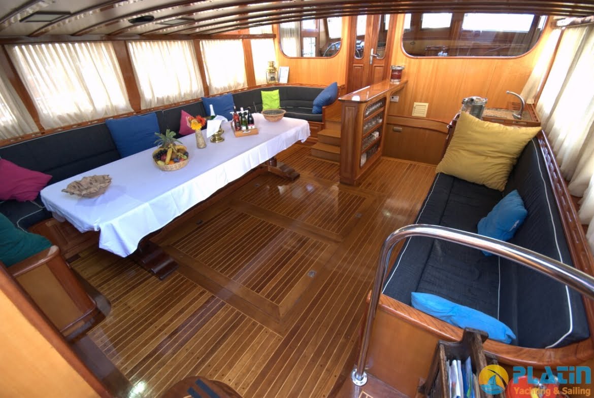 Luxury Yacht Charter