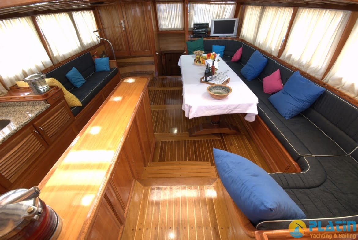 Luxury Yacht Charter