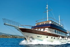 Luxury Yacht Rental