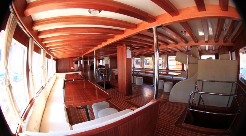 Luxury Yacht Rental