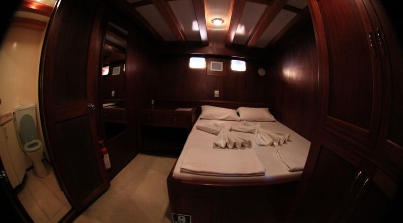 Luxury Yacht Rental