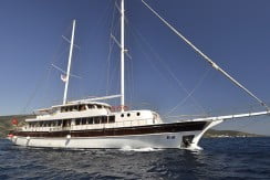 Luxury Yacht Rental