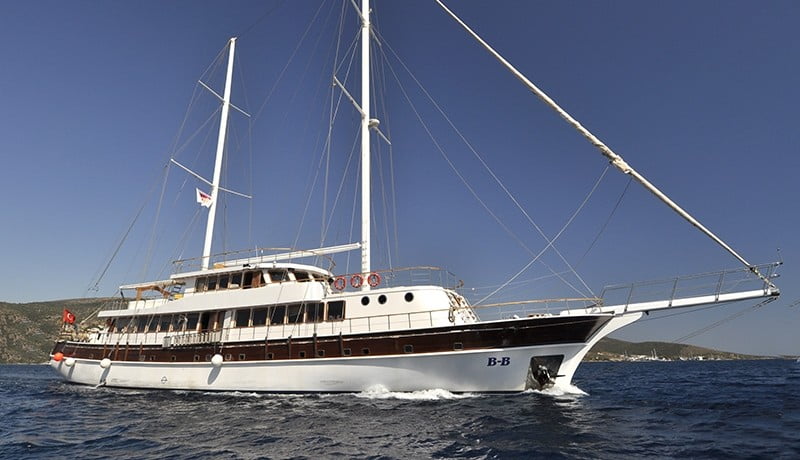Luxury Yacht Rental