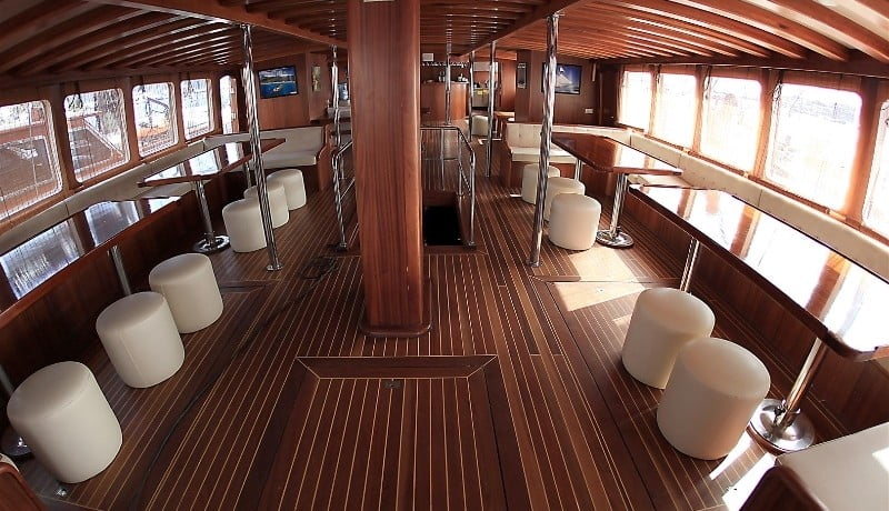 Luxury Yacht Rental