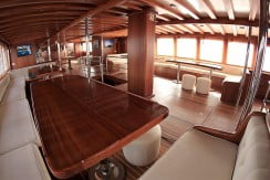 Luxury Yacht Rental