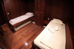 Luxury Yacht Rental