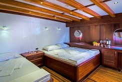 Luxury Yacht Rental