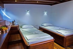 Luxury Yacht Rental