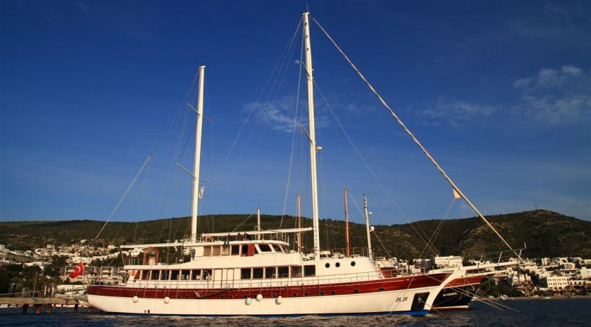 Luxury Yacht Rental