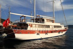 Luxury Yacht Rental