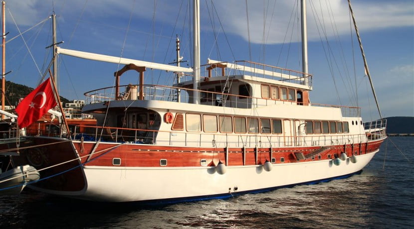 Luxury Yacht Rental