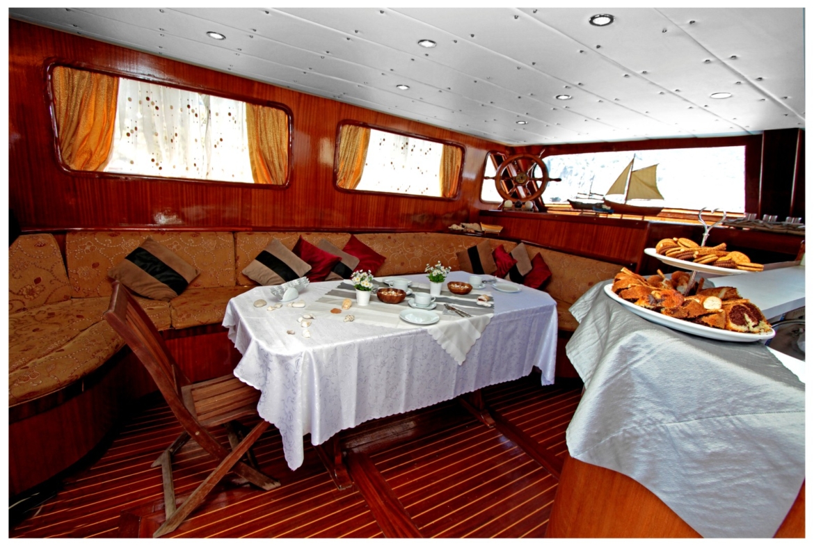 Gulet Azra Deniz for charter in Turkey and Greek Islands, AzraDeniz Luxury crewed yacht for rent
