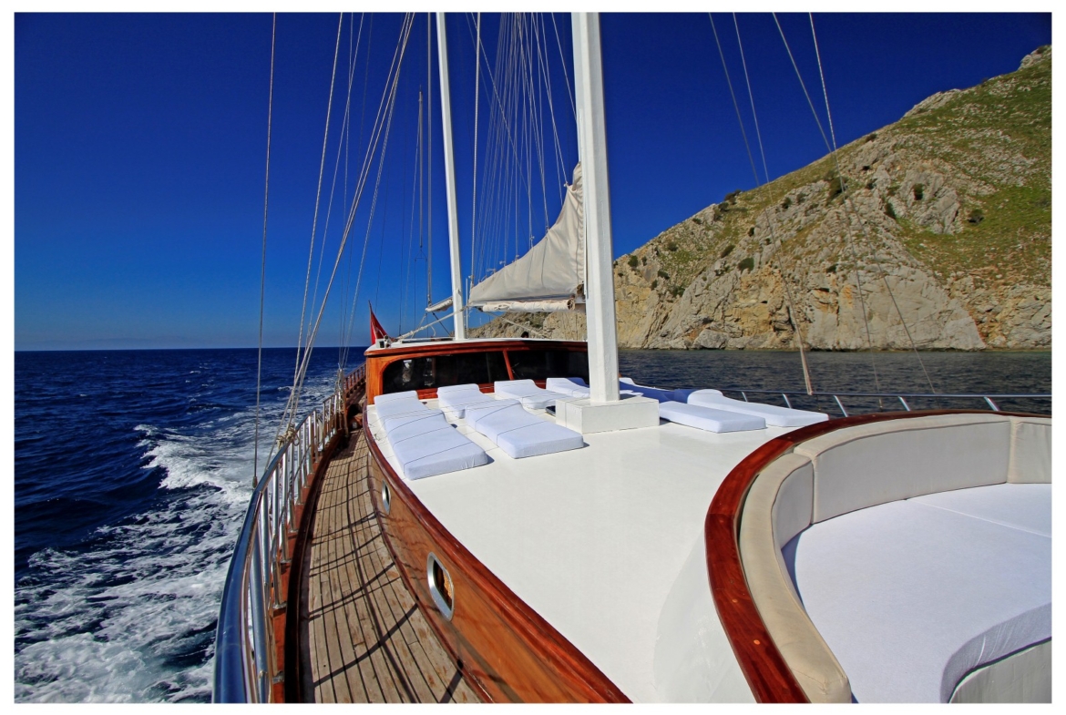 Gulet Azra Deniz for charter in Turkey and Greek Islands, AzraDeniz Luxury crewed yacht for rent